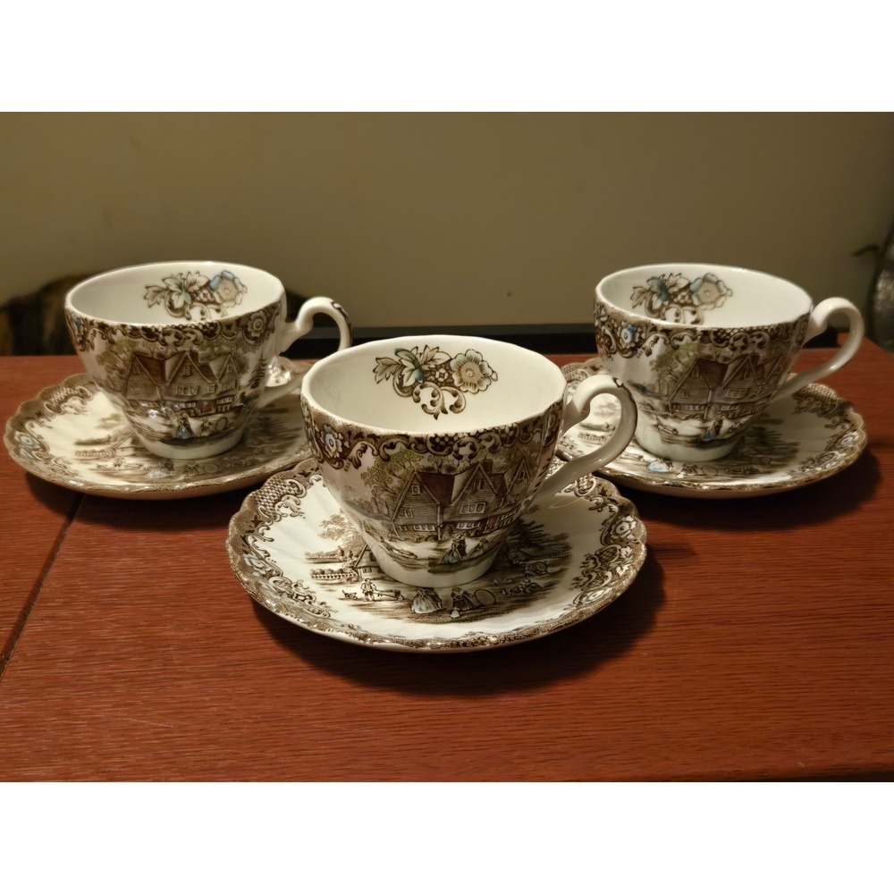 Heritage Hall Colonial Overhang Tea Cup Saucer Set 3 Staffordshire England Brown